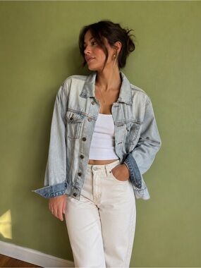Forever 21 Light Wash Denim Jean Jacket - Blue
